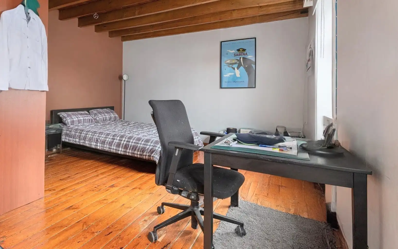 RUIME ALLEENSTAANDE WONING IN DOODLOPENDE STRAAT foto 14