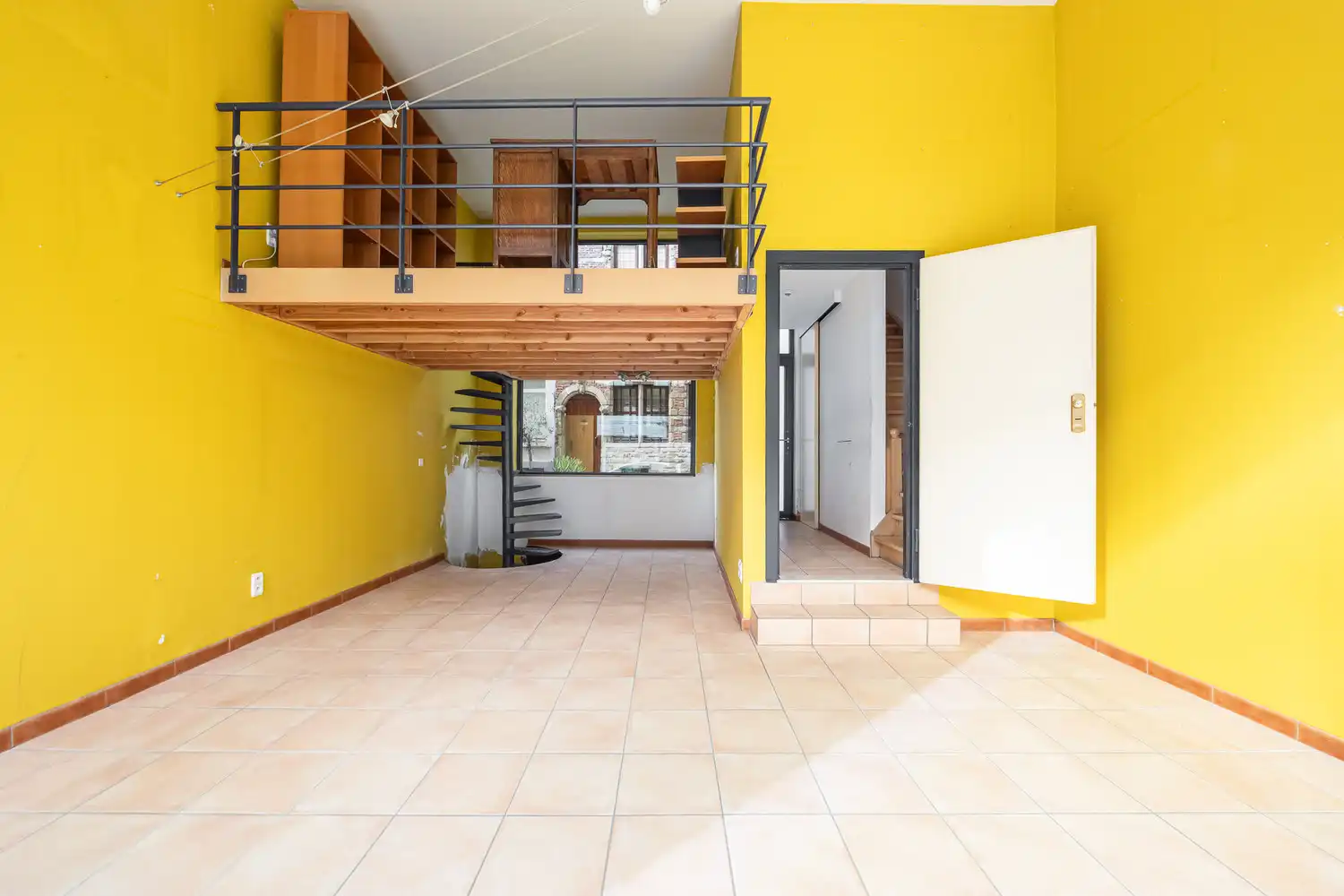 Veelzijdig opbrengsteigendom met aparte woongelegeheid en buitenruimte op A-locatie te Antwerpen met 2 aparte ingangen! foto 4