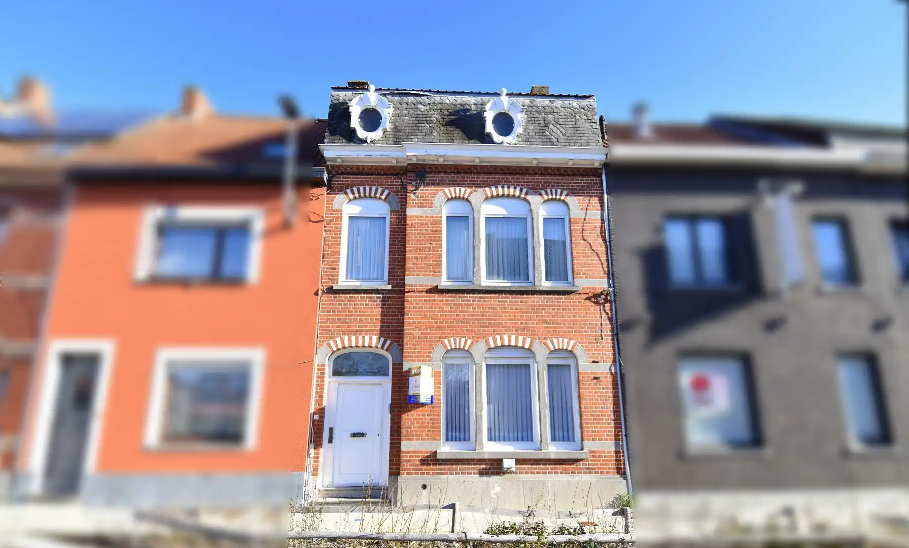 Hoofdfoto van de publicatie: Sfeervolle gezinswoning met 4 slaapkamers, garage én tuin te koop in Kuurne-centrum