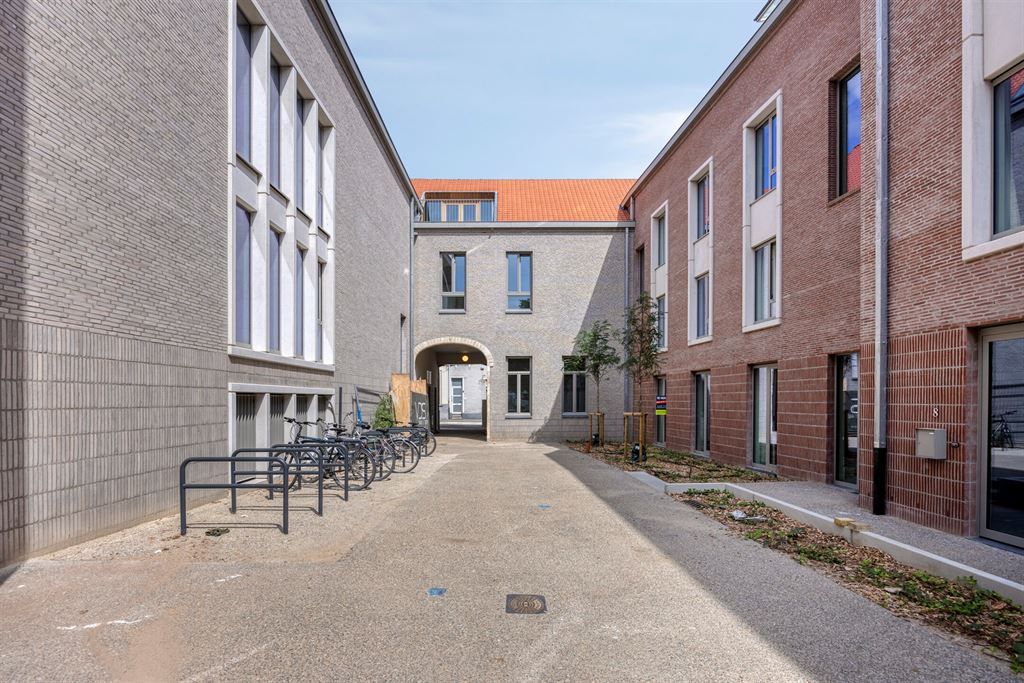 Ruime en moderne studentenkamer in nieuwe studentenresidentie foto 17
