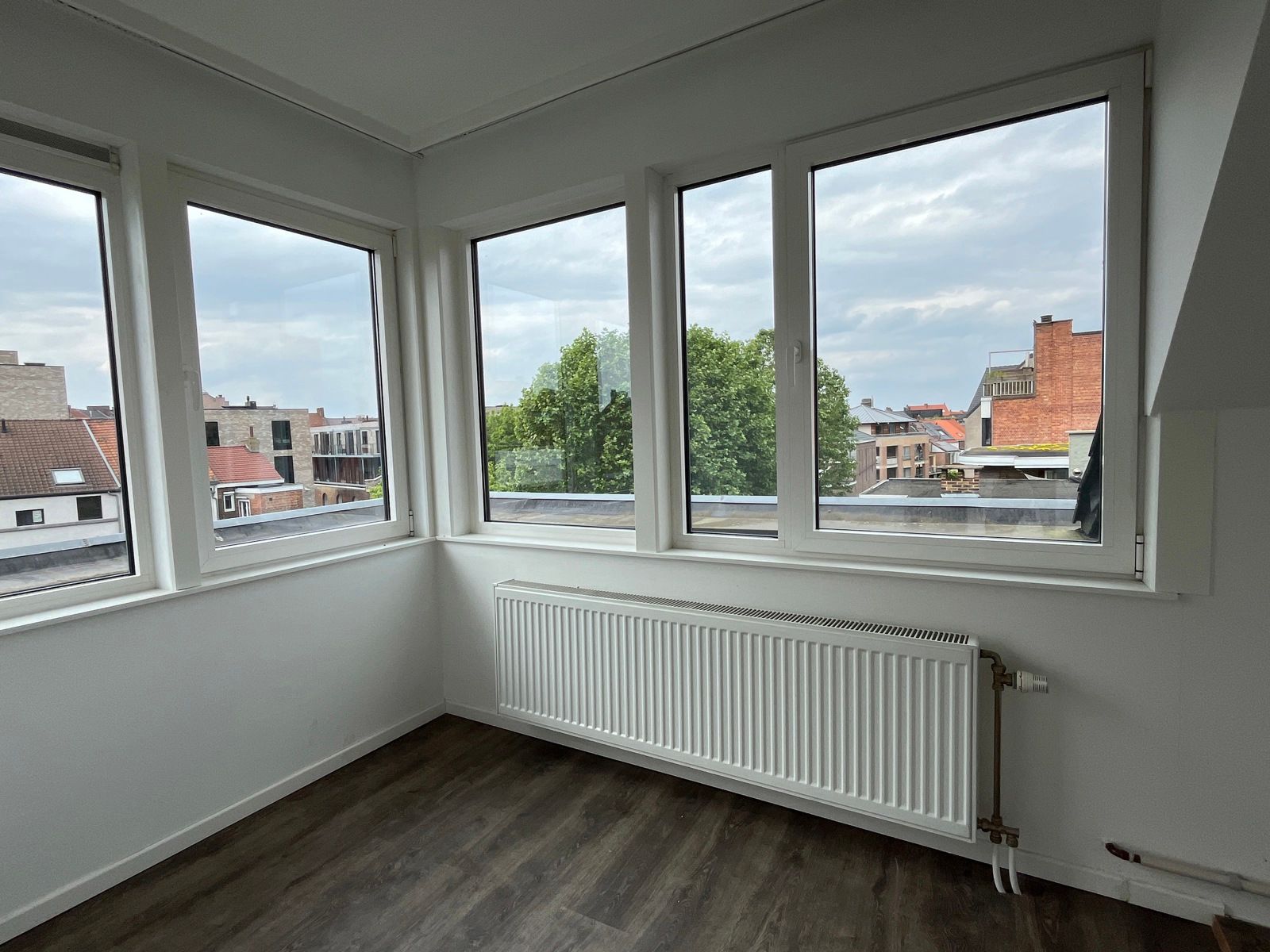Recente duplex met 1 slaapkamer en bureau foto 12