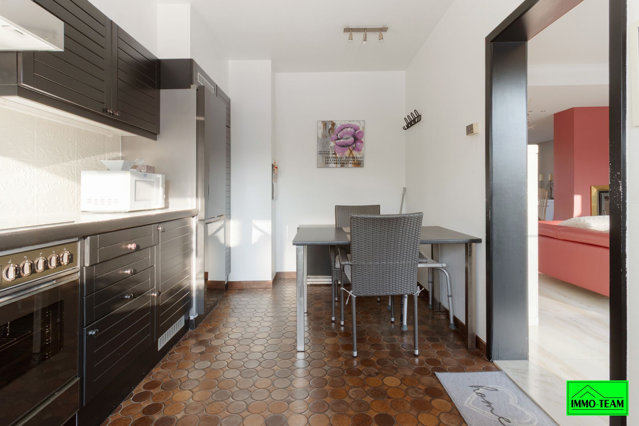 Ruime 2-gevelwoning met garage, tuin en 3 slaapkamers foto 11