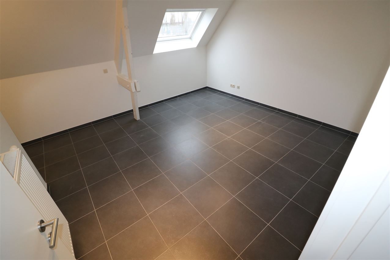 Duplex, 2 slpk. groot terras,n staanplaats, nabij station  foto 29