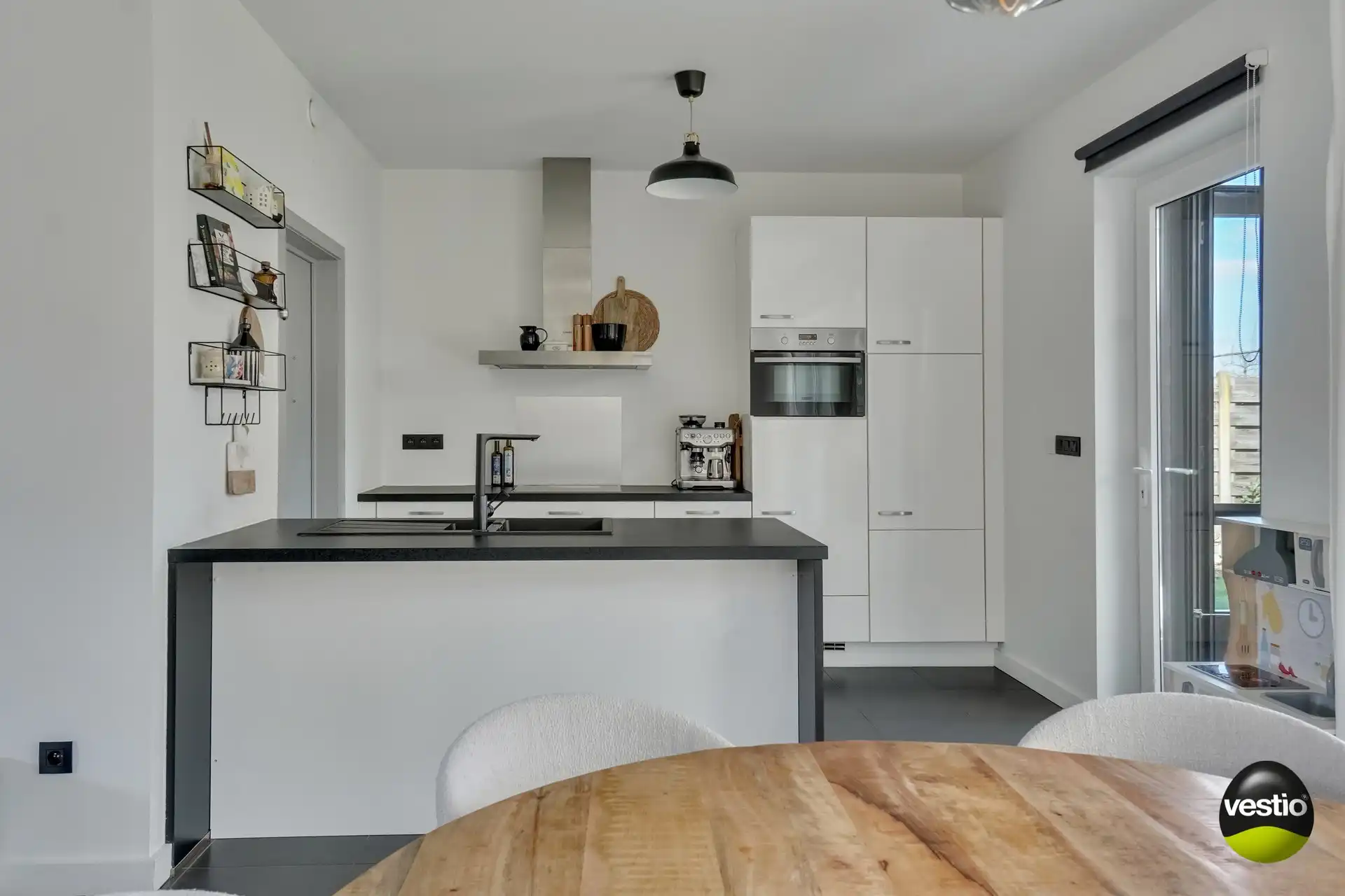 ENERGIEZUINIGE WONING MET 4 SLAAPKAMERS IN DOODLOPENDE STRAAT foto 9