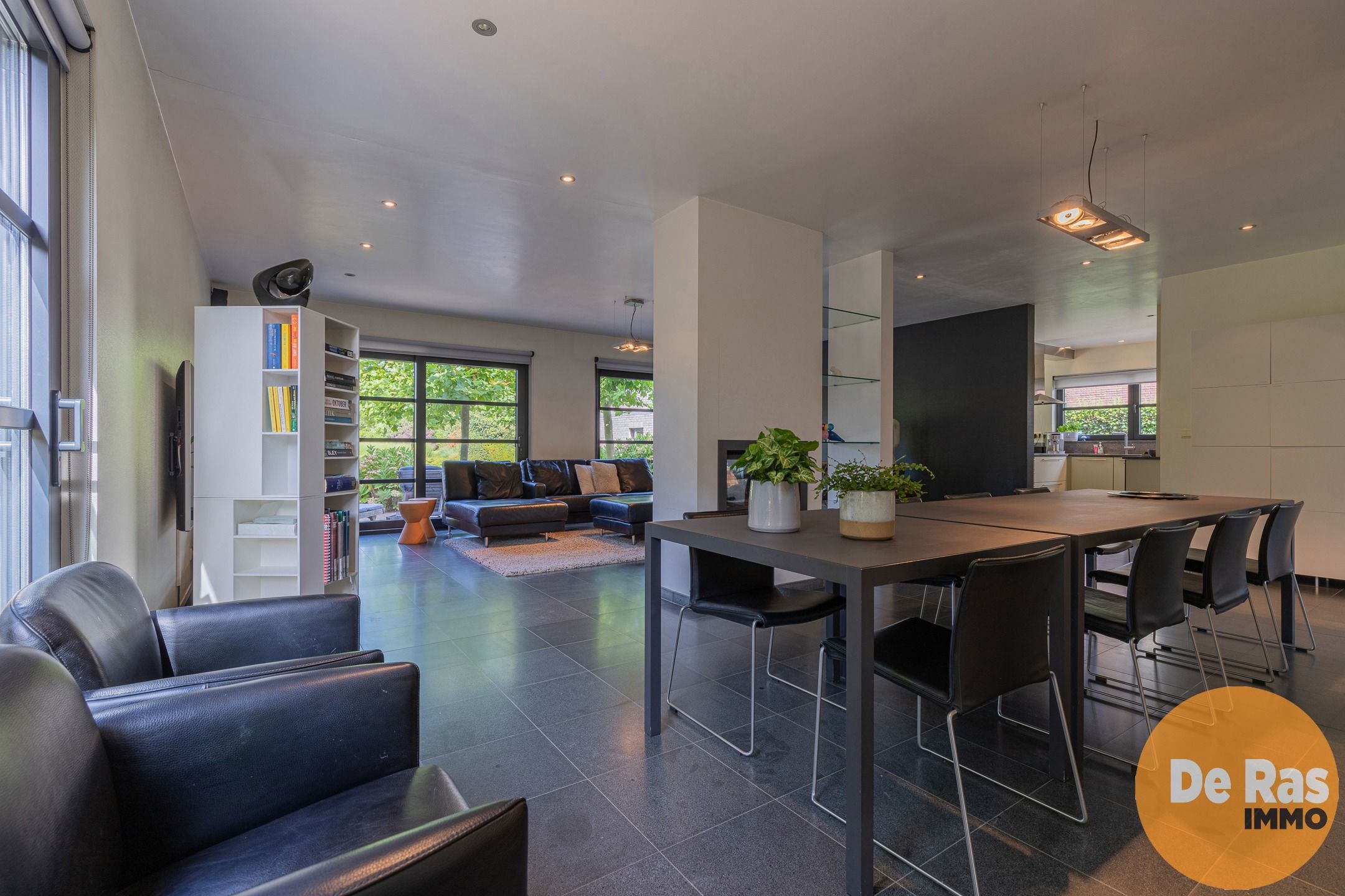 GIJZEGEM - Ruime woning met polyvalente ruimte foto 6
