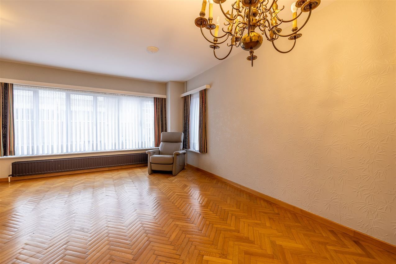 Stadswoning met 2 slk en ruimte inpandige garage foto 4