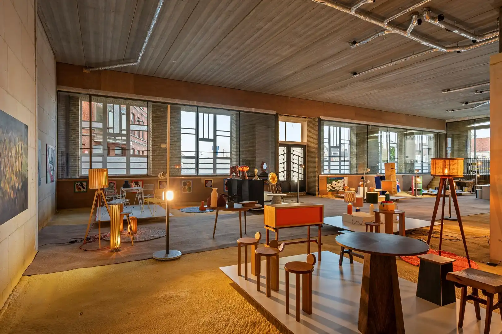 Unieke casco handelsruimte van 275m² met terras op een topligging aan de Broeltorens in Kortrijk foto 4