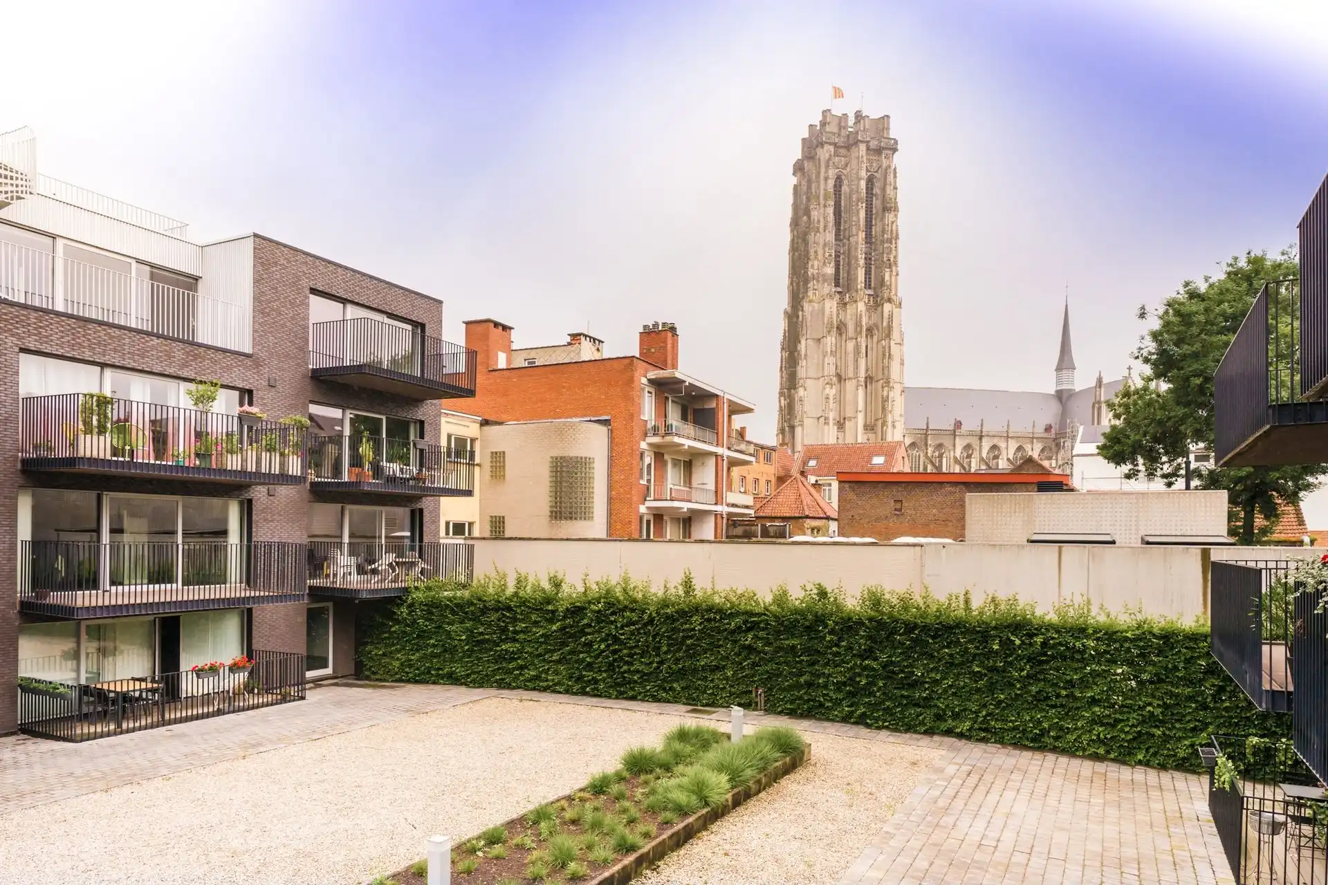 APP. MET 2 SLPKM., TERRAS EN AUTOSTAANPLAATS IN MECHELEN foto 18