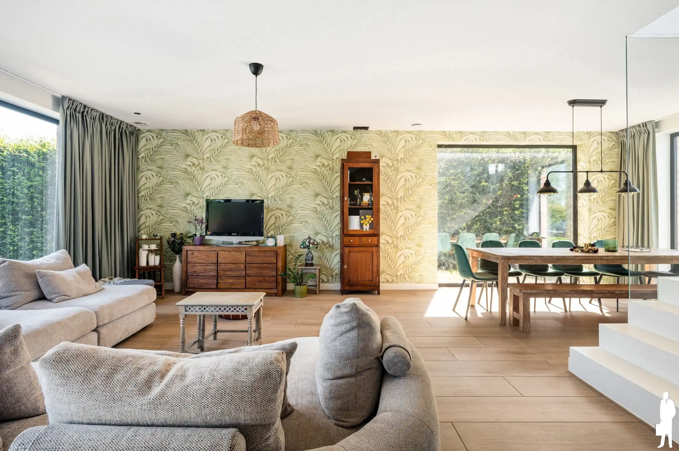 Landelijk en rustig gelegen woning met 4 slaapkamers en 2 badkamers op 1021 m2. foto 4