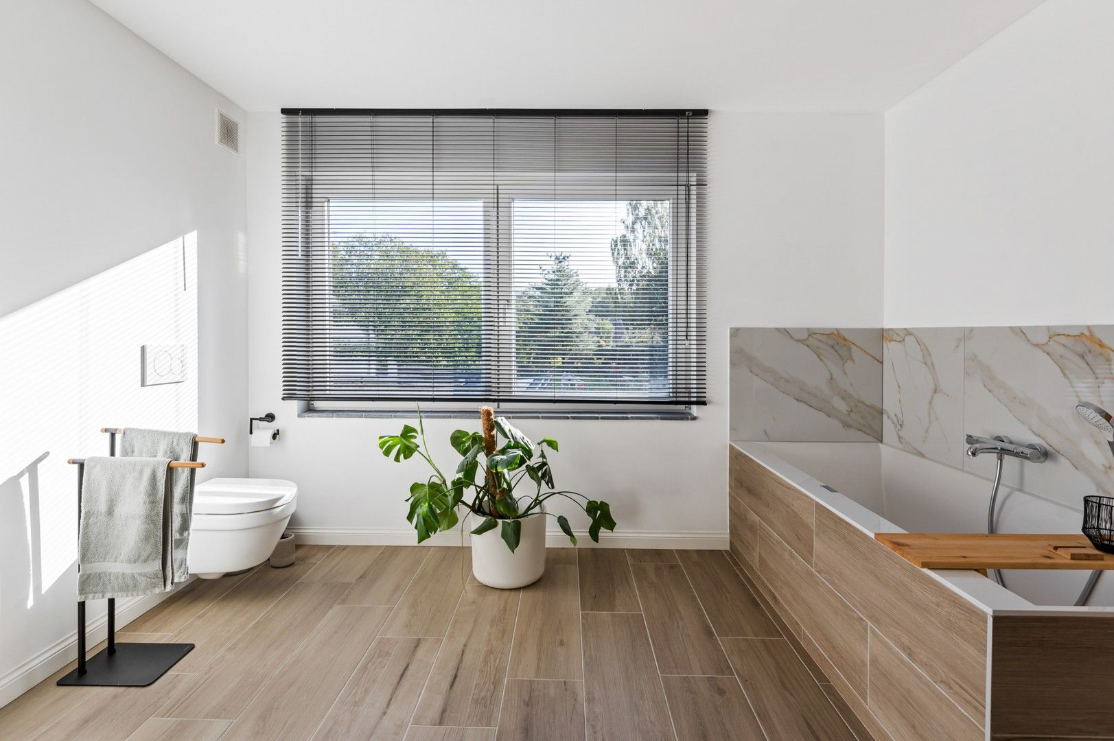 Recent totaal gerenoveerde instapklare woning (EPC A) met zonnige tuin en garage! foto 11