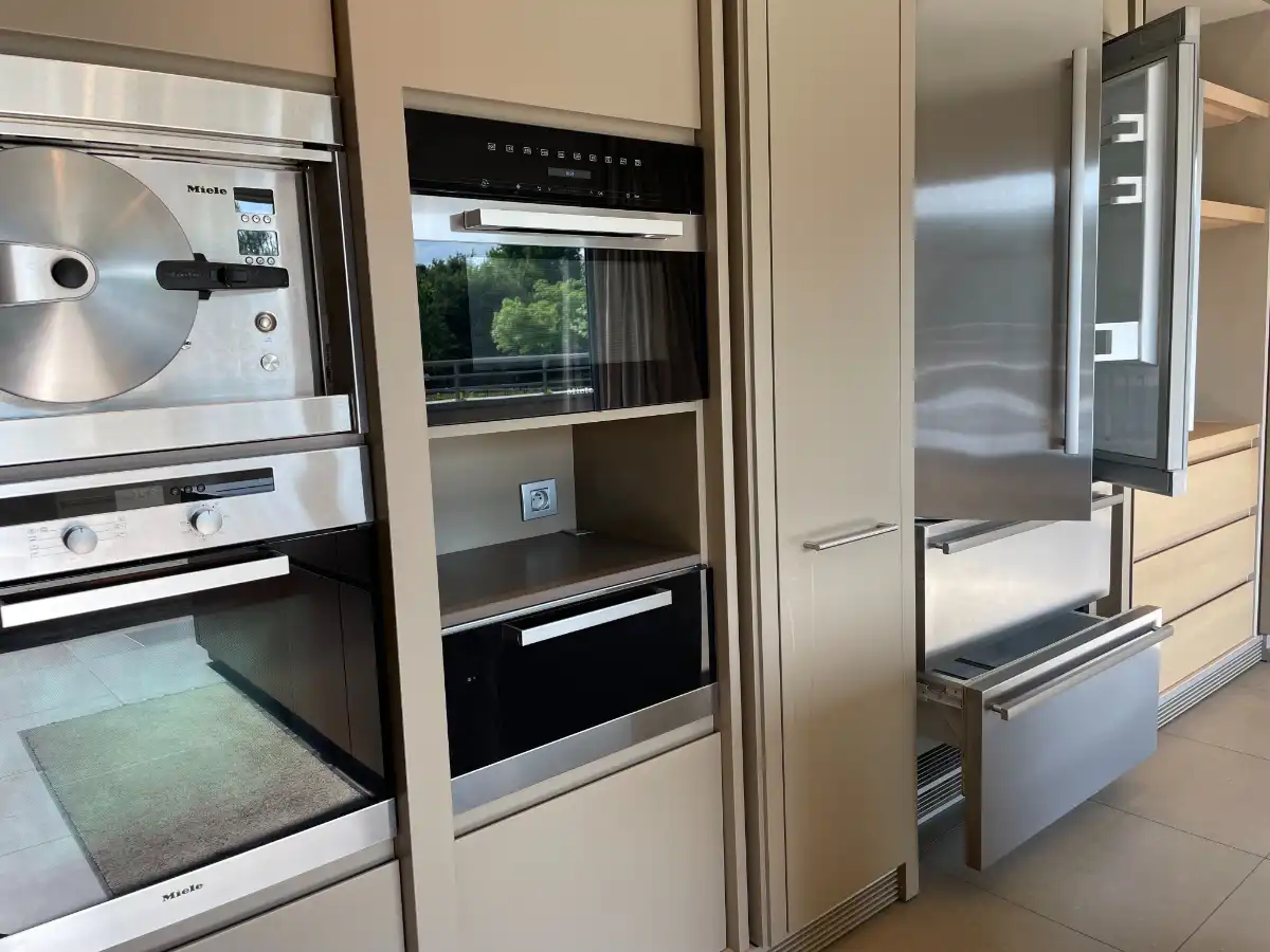 LUXE APPARTEMENT + zeer riant zongericht terras, dubbele garage & (wijn)kelder foto 30