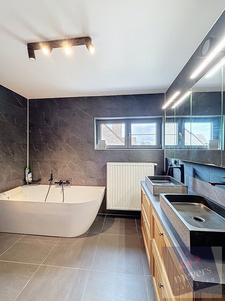 Stijlvolle open bebouwing met landelijke charme in Sint-Truiden foto 13