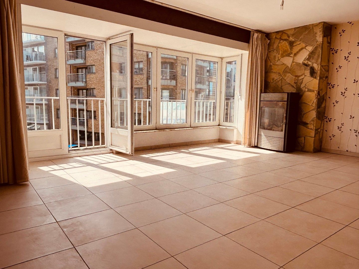 Te huur: Ongemeubeld appartement op jaarbasis – 2 slaapkamers – Dichtbij zee en centrum foto 3