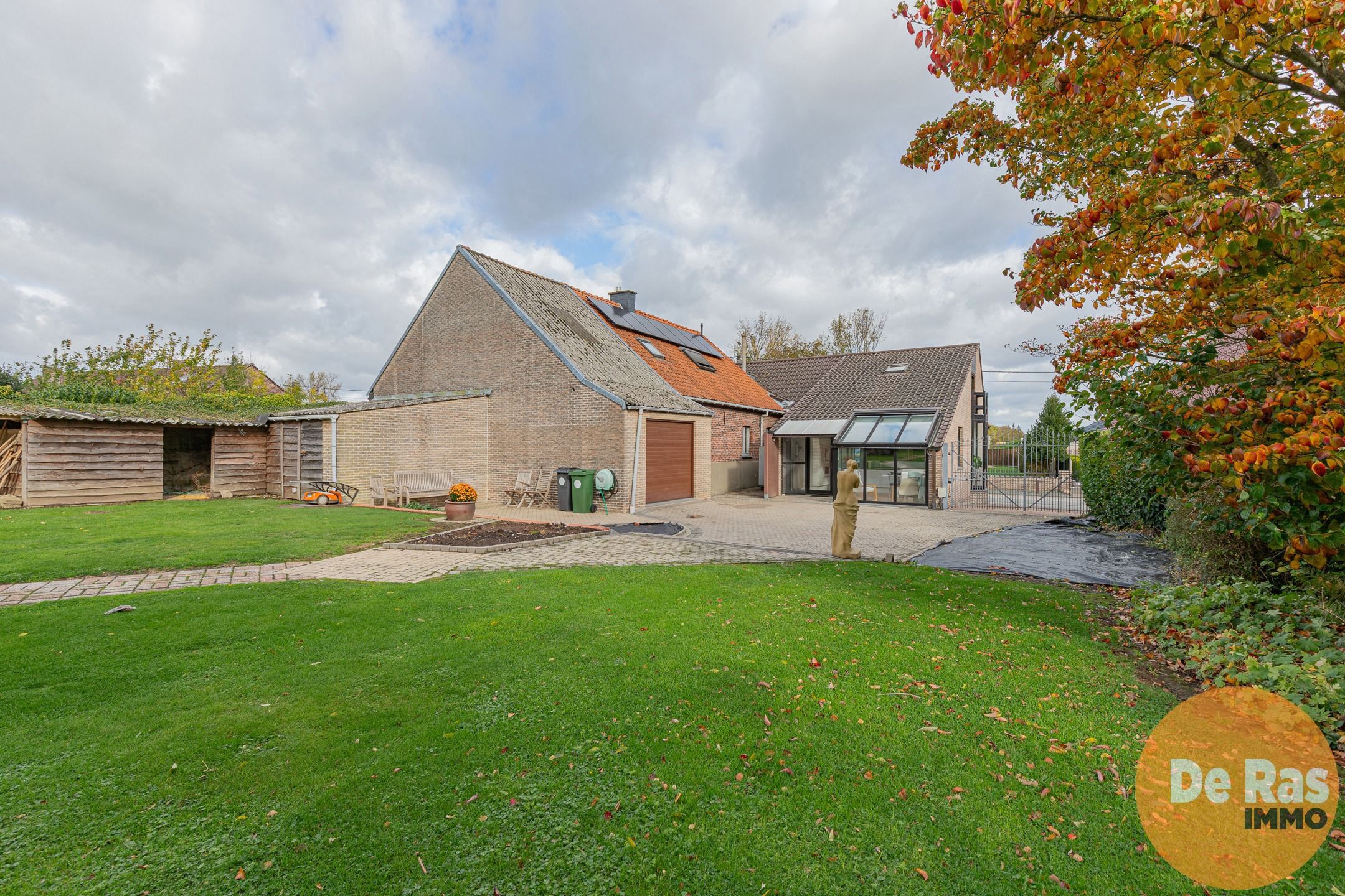 HERZELE - Degelijke 3-gevelwoning met tuin foto 21