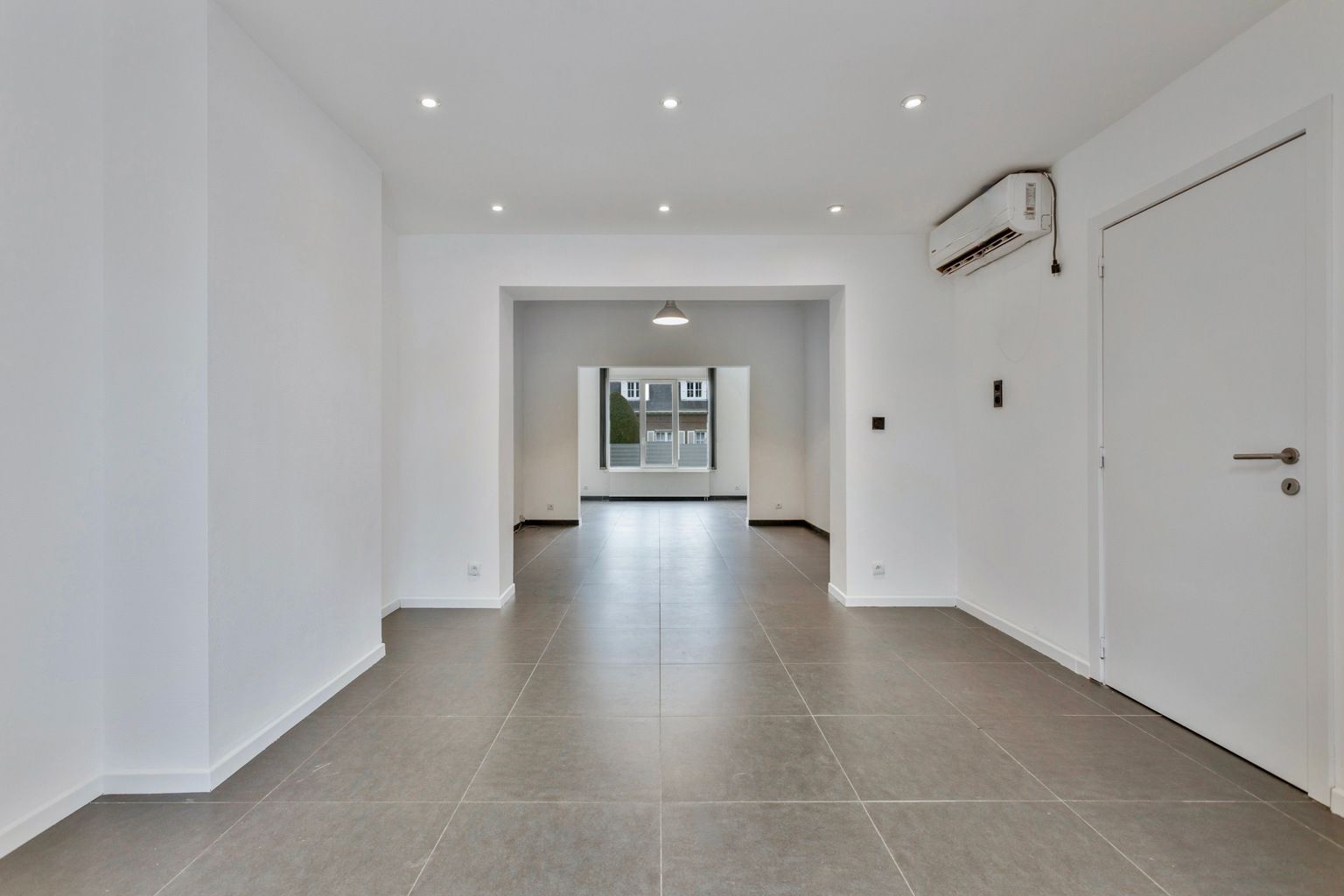 RIJWONING MET TUIN OP RUSTIGE LOCATIE VLAKBIJ DE VIANDER  foto 10