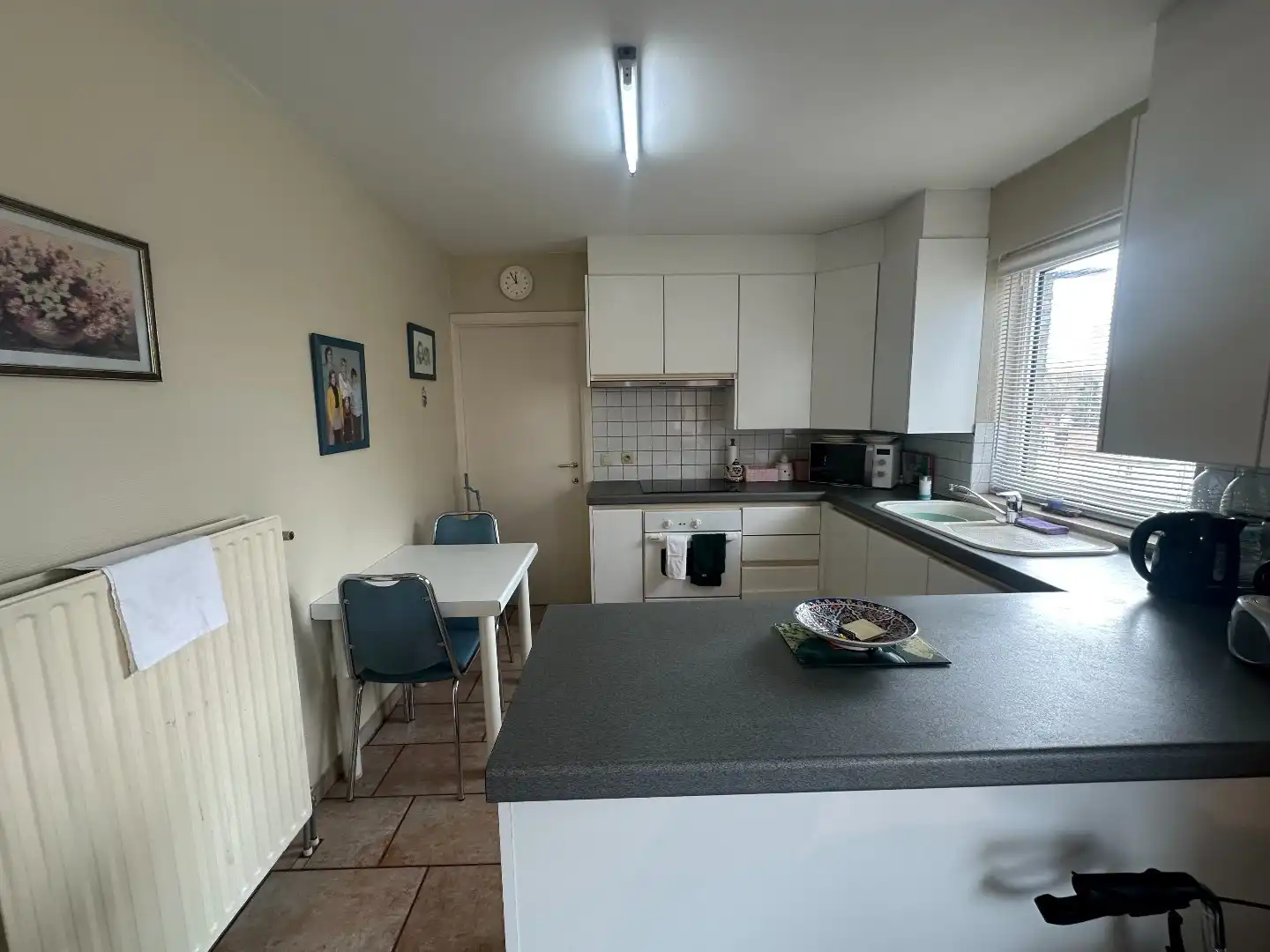 Uitstekend gelegen, ruim appartement met groot terras pal in het centrum van Langemark foto 4