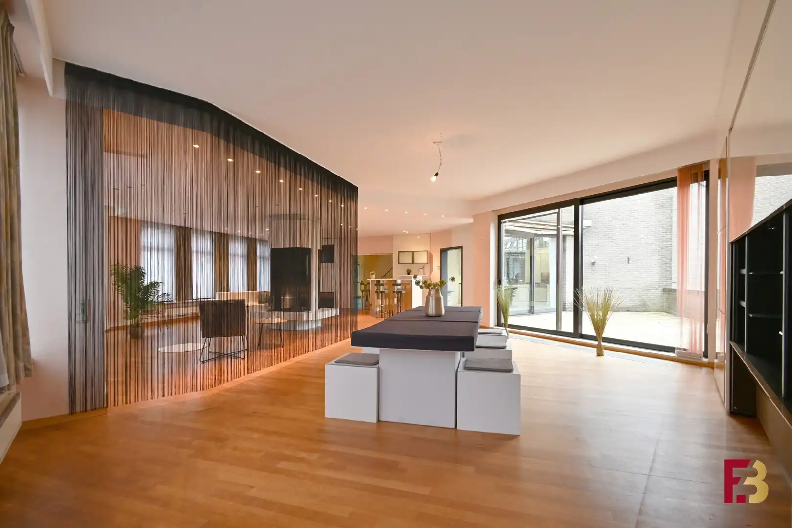 Handelspand met luxueus duplex appartement in het hartje van de Vlaamse Ardennen foto 9