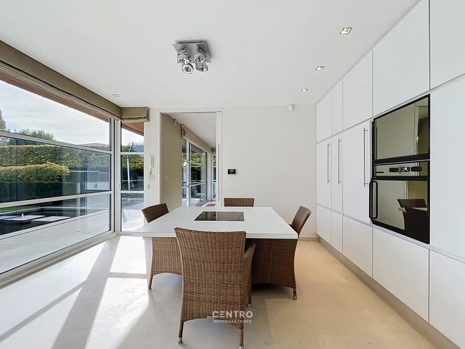 EXCLUSIEVE VILLA MET RUIME KANTOORVLEUGEL OP 1.191 M² – LUXE, RUIMTE EN VEELZIJDIGHEID! foto 9