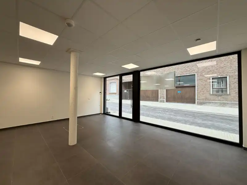 Recent en energiezuinig handelspand of kantoor in hartje Temse foto 6