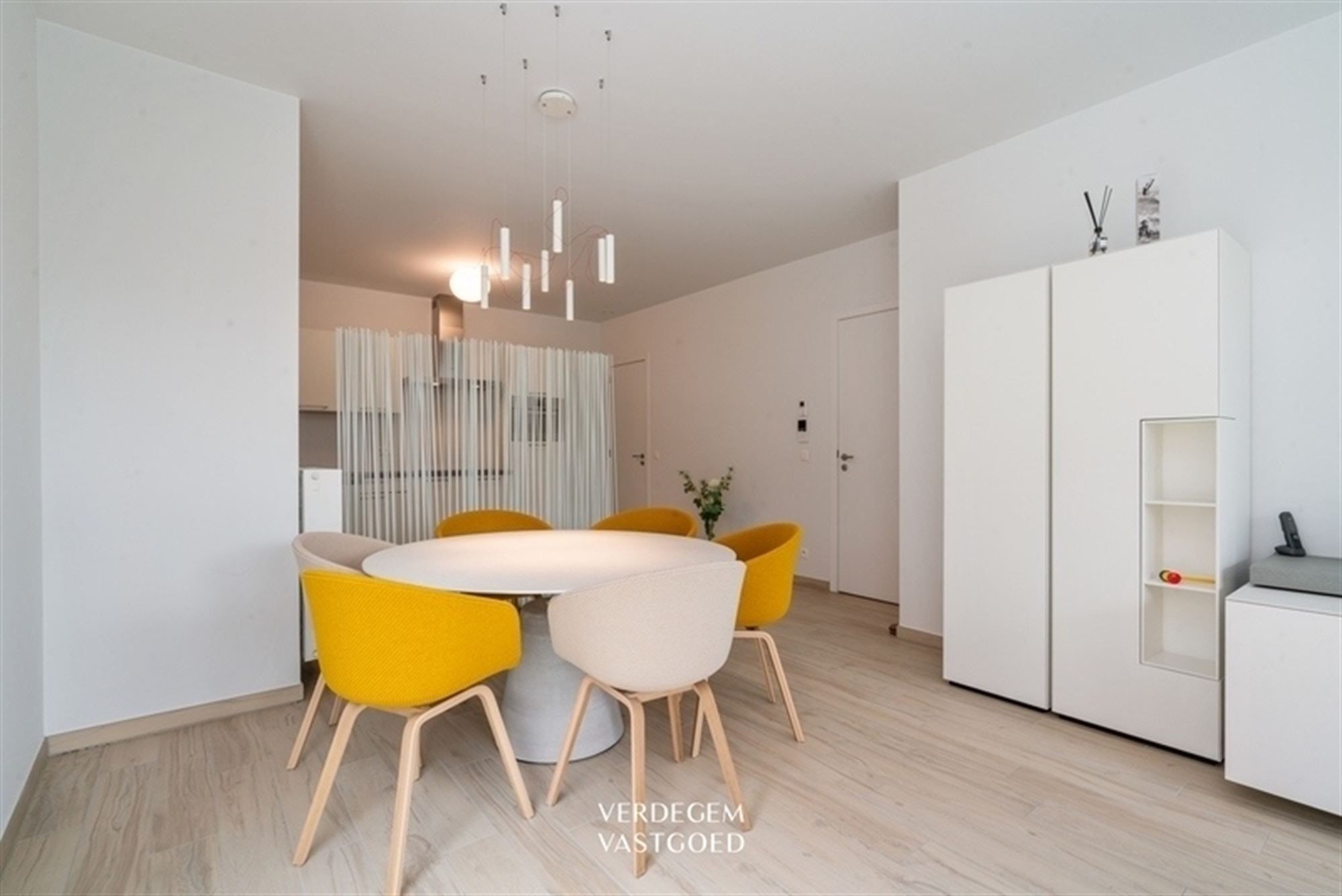 Instapklaar gelijkvloers appartement met ondergrondse autostaanplaats in rustige omgeving foto 4