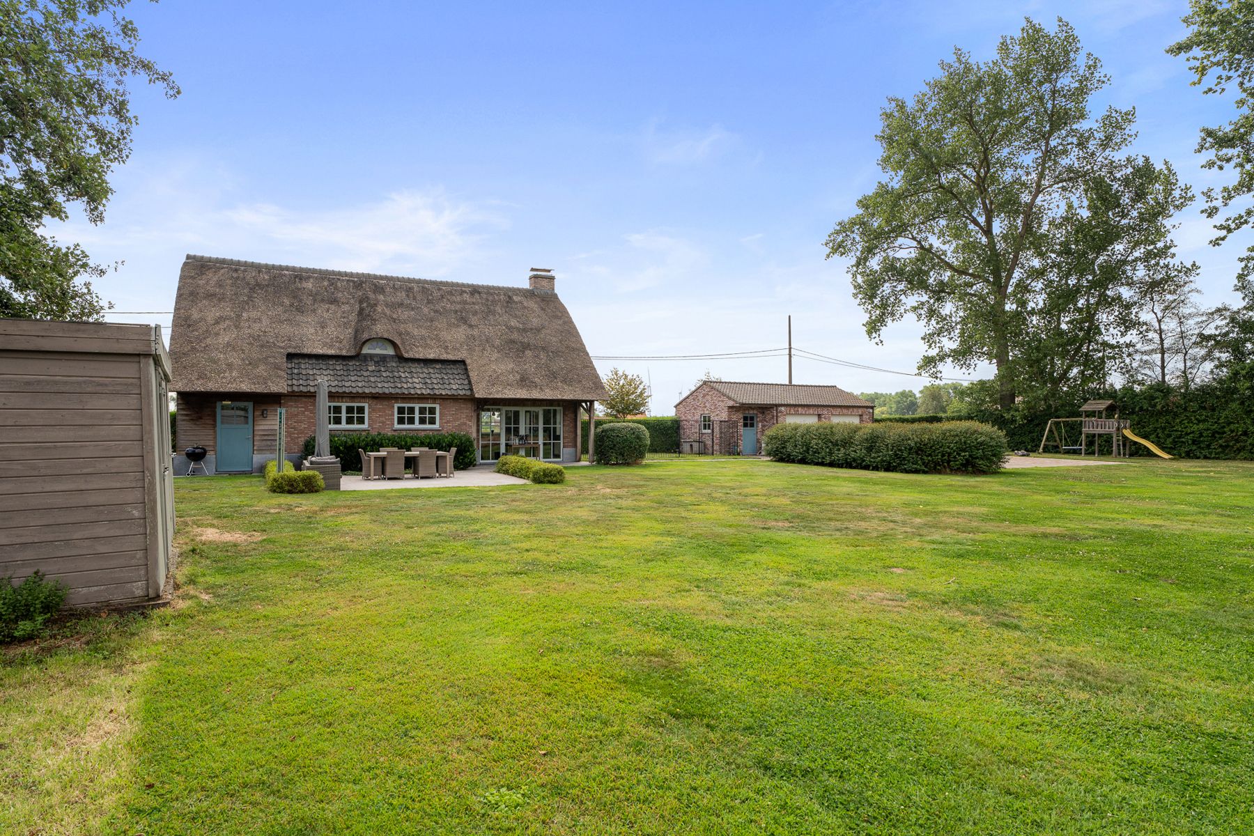 Exclusieve woning met klasse, ruimte en zicht op groen foto 22