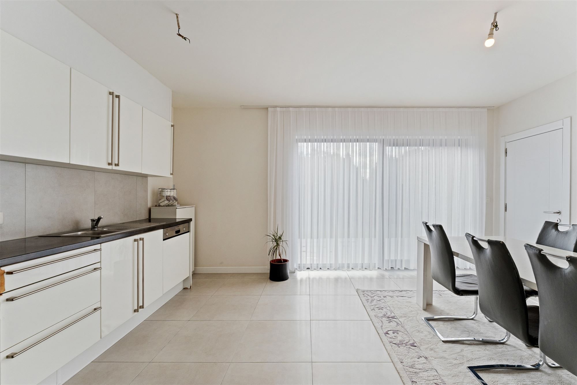 KNAPPE WONING (198M²) MET 3 SLAAPKAMERS + RUIME ZOLDER TE BEVERLO foto 7