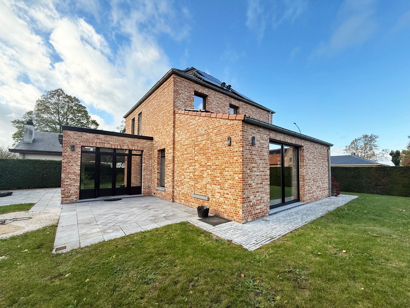 Stijlvolle villa met ruime tuin te huur op toplocatie nabij Lier foto {{pictureIndex}}