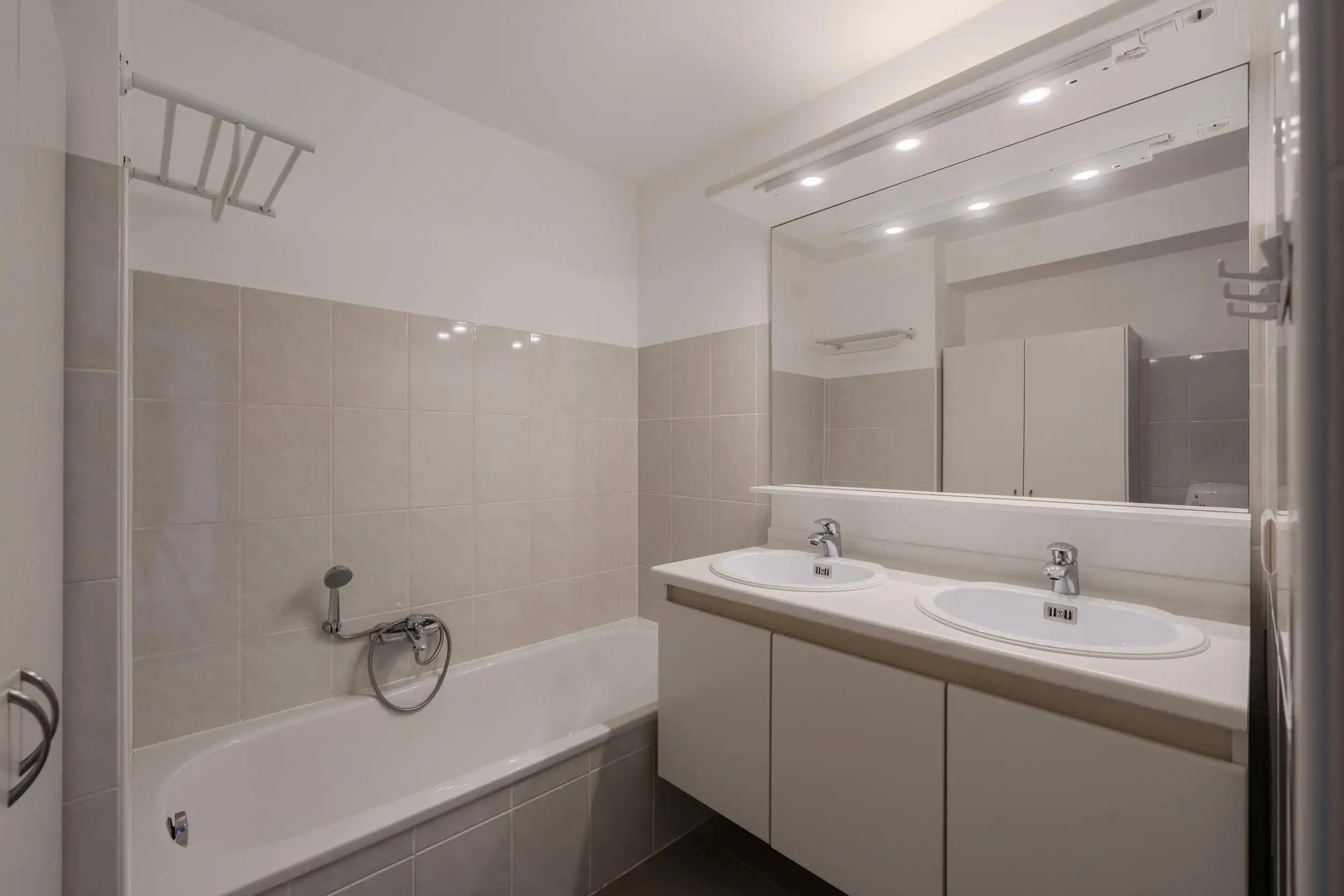 Prachtig 2-slaapkamer appartement met terras te Oostende foto 6