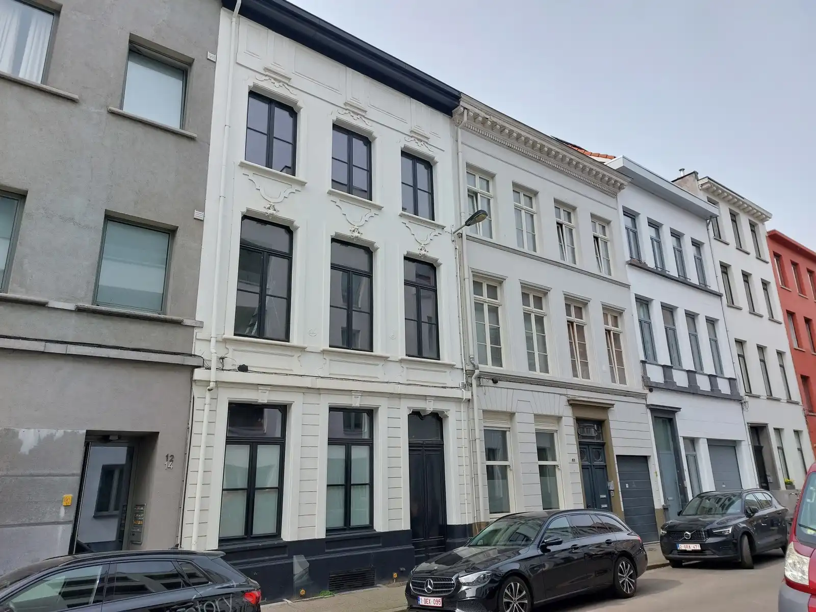 GEMEUBELD - 1 slpk. gelijkvloers appartement met stadstuin ! foto 12