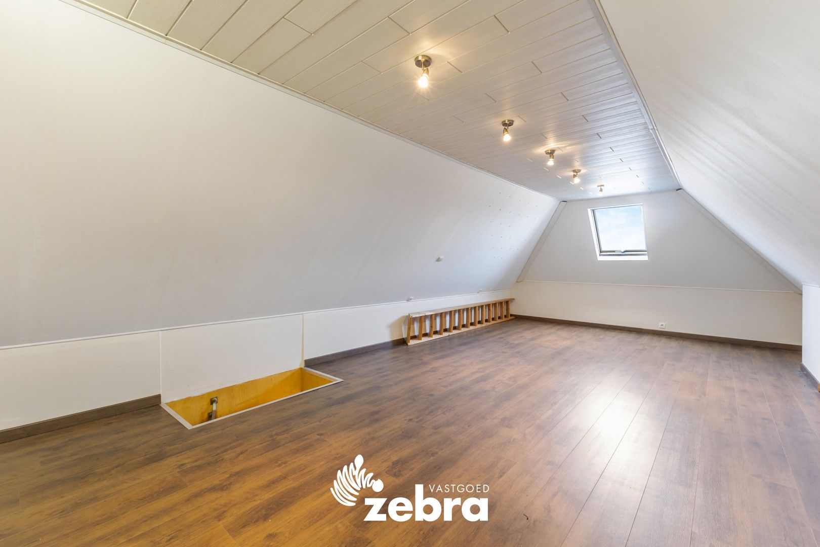 Instapklare gezinswoning met 3 slaapkamers en uitweg op toplocatie te Rumbeke (Roeselare)! foto 12