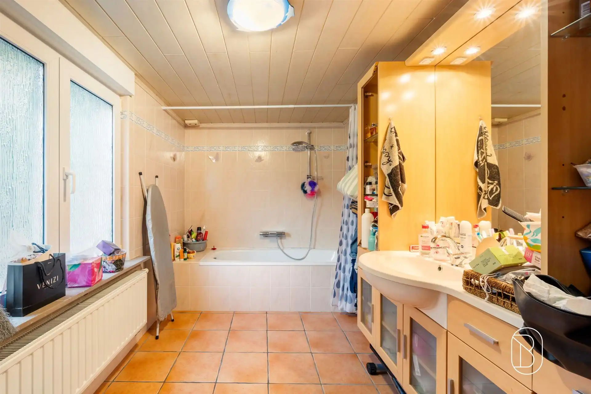 Charmante woning, met 2 slaapkamers in Froyennes foto 12