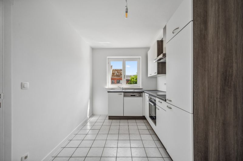Ruim appartement op de 1 ste verdieping foto 4