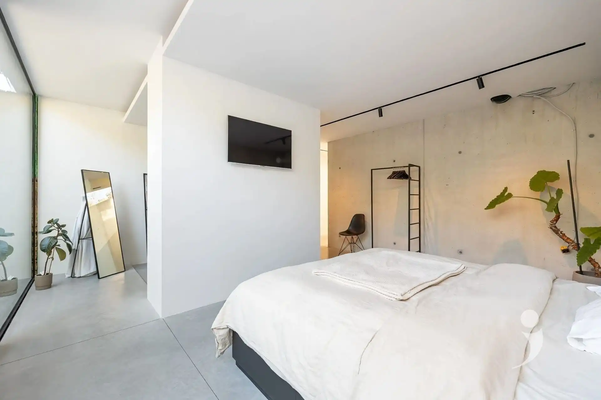 High-end architectenwoning met zwembad en prachtig zicht op de achterliggende weides foto 38