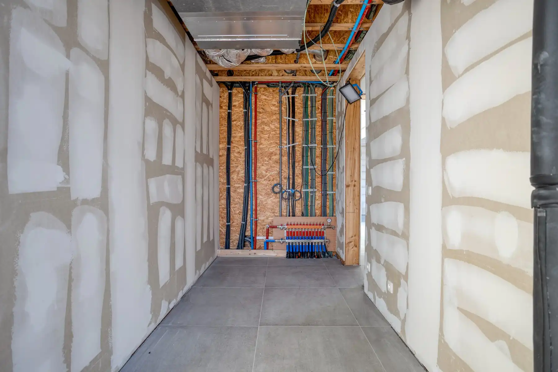 Moderne, af te werken woning op een perceel van 10a 58ca. foto 13