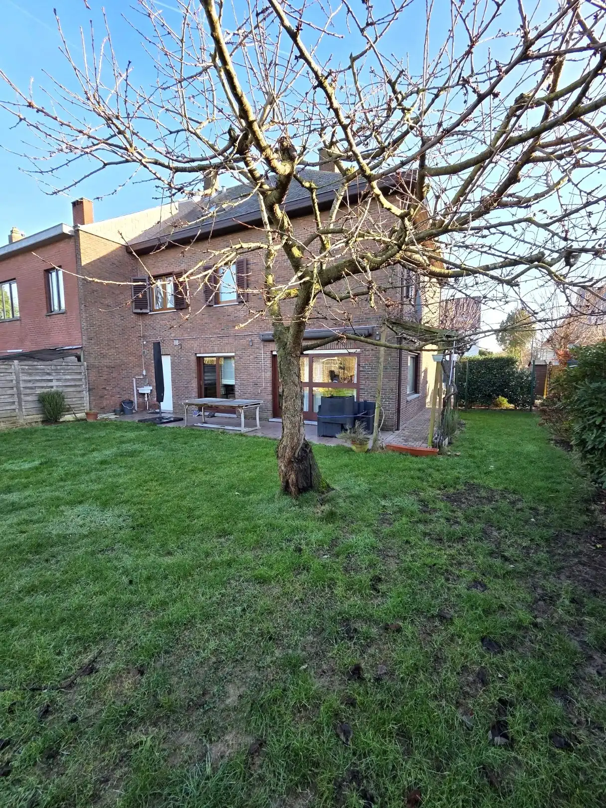 Schitterende 3-gevelwoning met 4 slaapkamers en 2 badkamers. foto 24