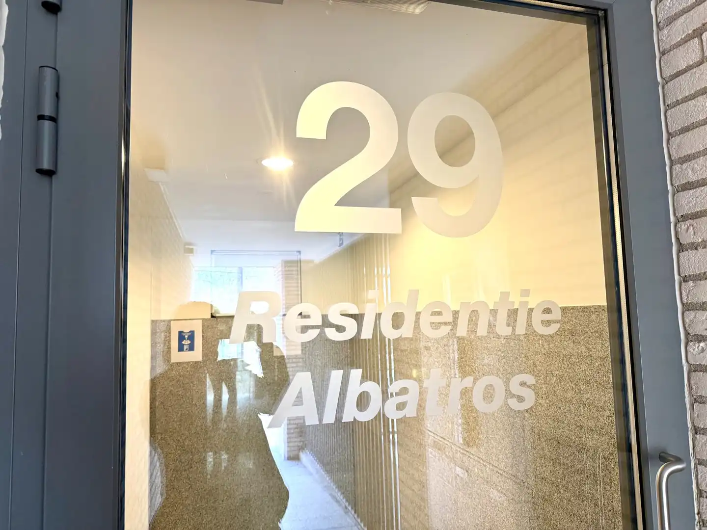 Centraal gelegen, gelijkvloers appartement met 2 slaapkamers en terras met zicht op de Leie foto 4