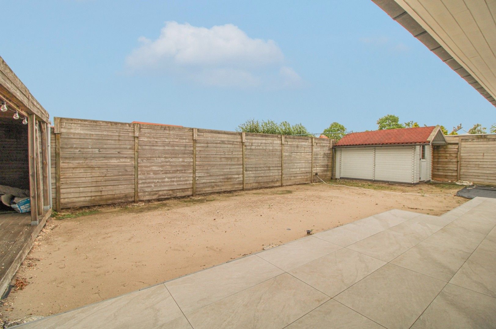 Vrijstaande, instapklare bungalow in een rustige woonwijk foto 14