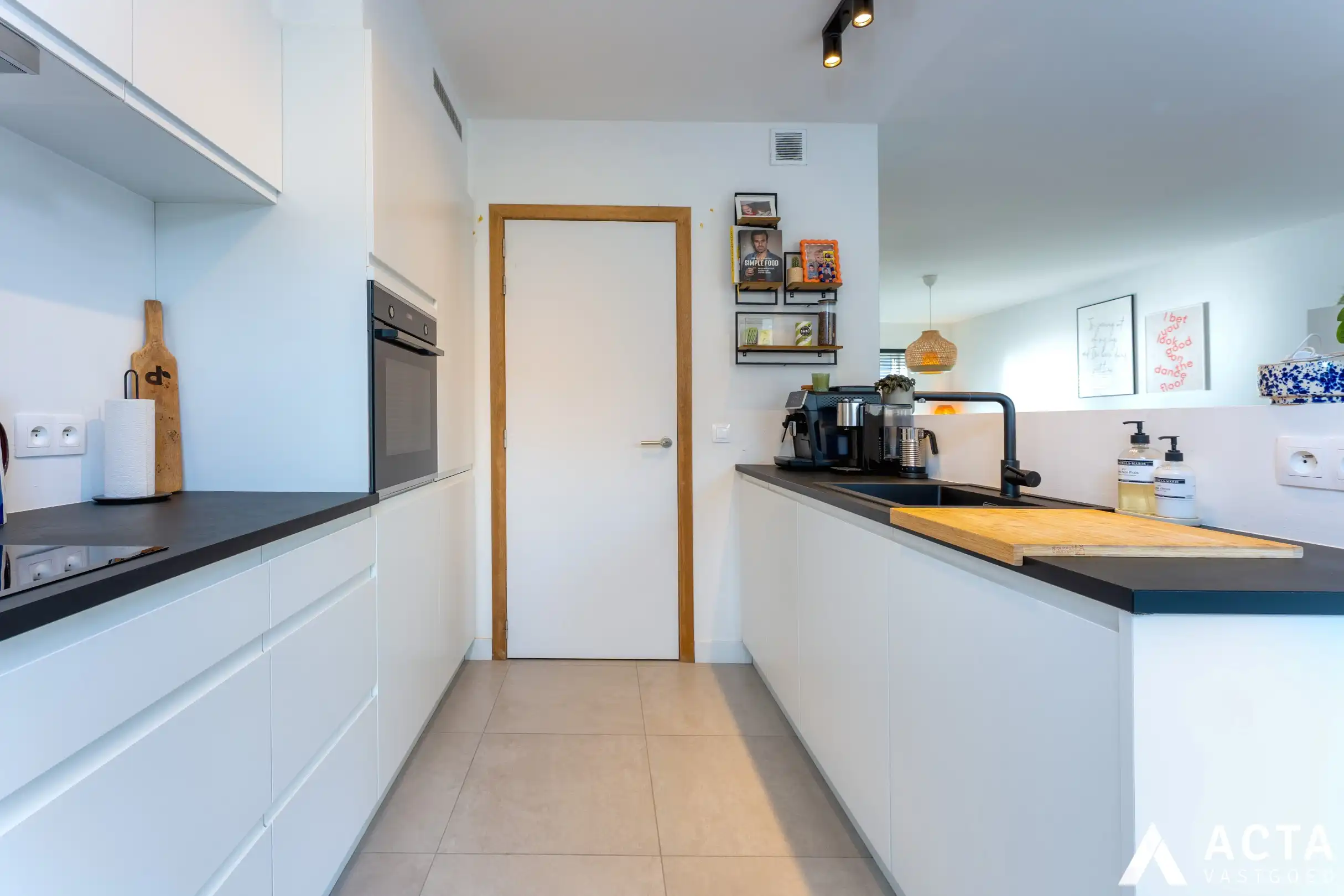 Recente energiezuinige woning met 3 slaapkamers en garage! foto 7
