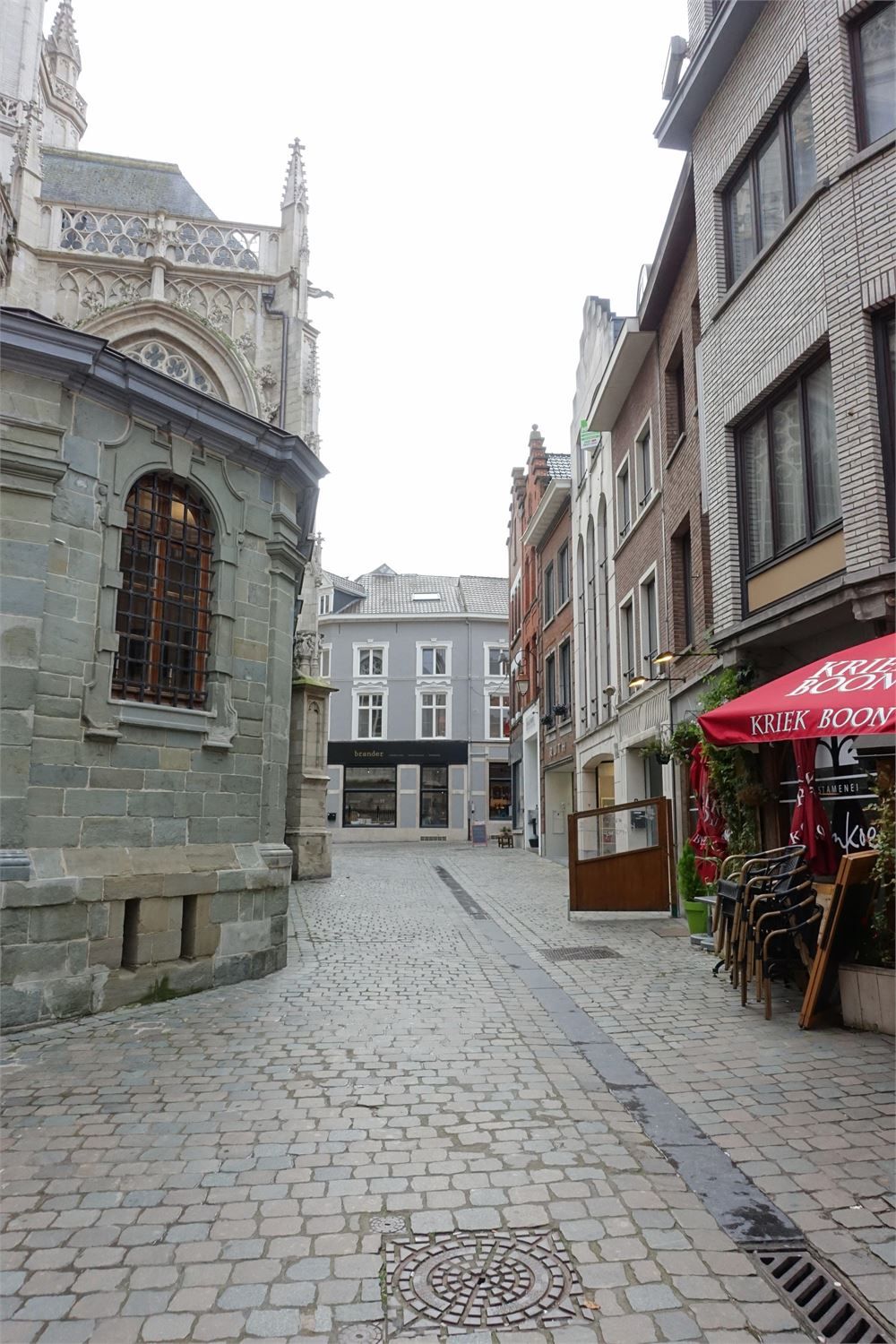 Appartement in centrum Halle met terras en lift. foto 10