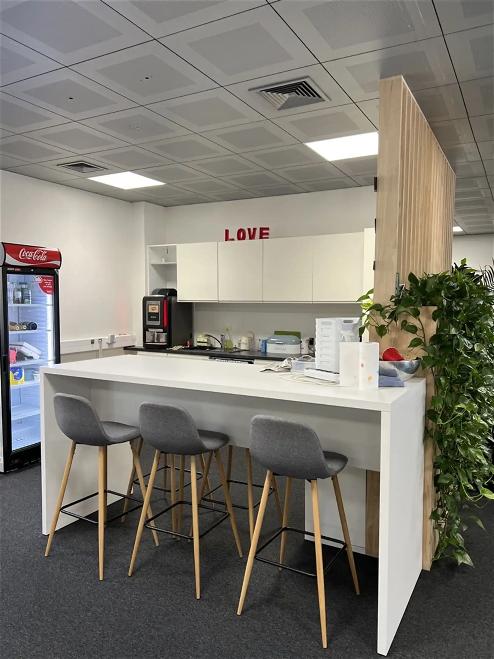 Gelijkvloers kantoor aan Mechelen station foto 6