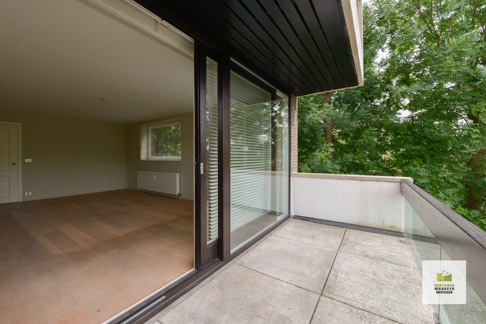 Gerenoveerd 3slpk appartement met 3 terrassen en ondergrondse staanplaats te centrum Brugge foto 12
