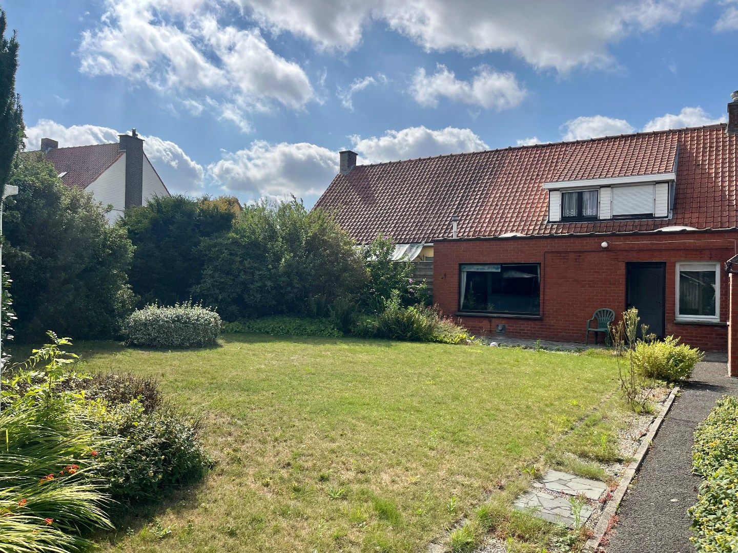 Half open woning te koop op ruim perceel in Ingelmunster!  foto 6