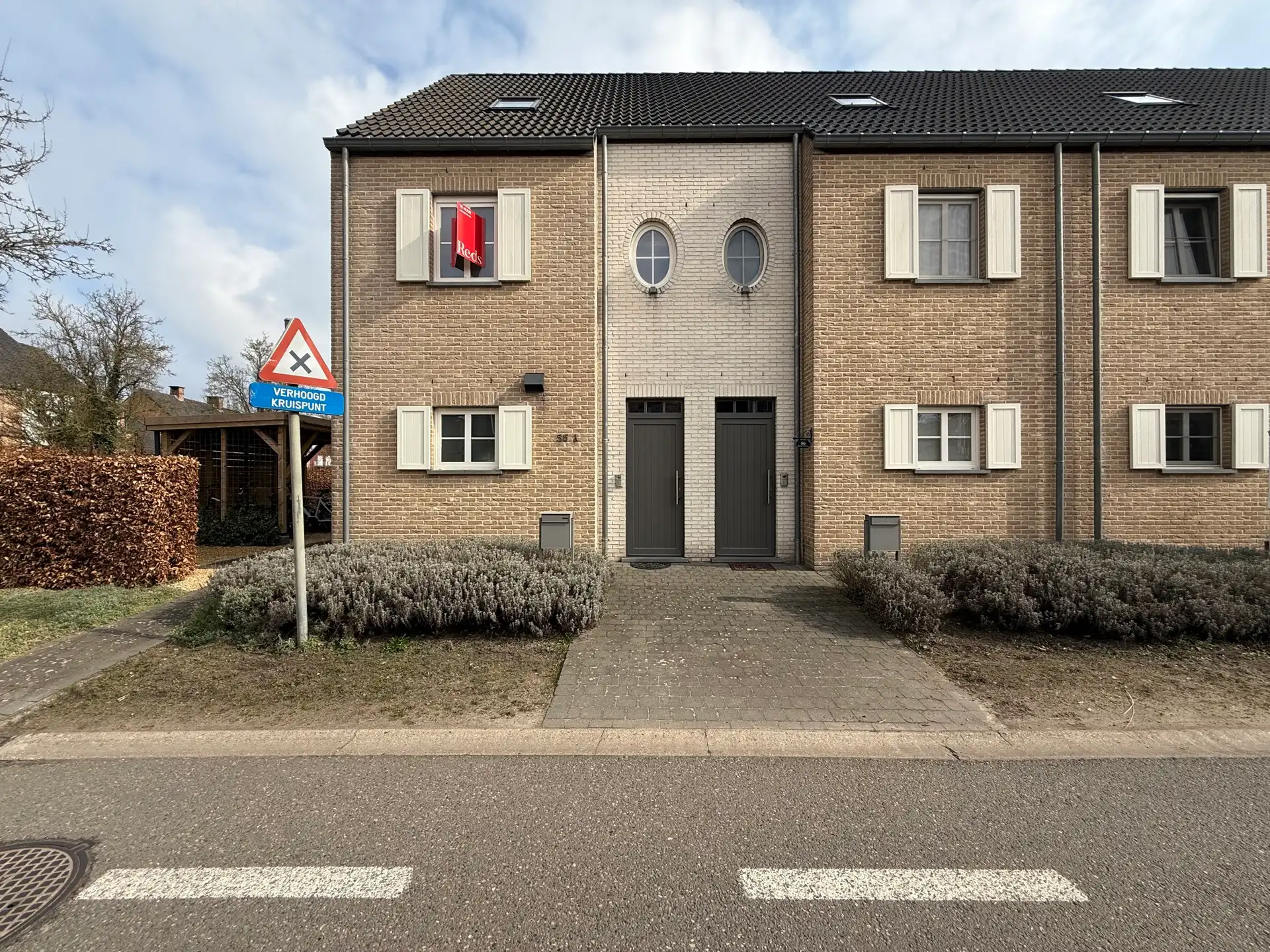 Triplex te huur nabij het centrum van Sint Antonius. foto {{pictureIndex}}
