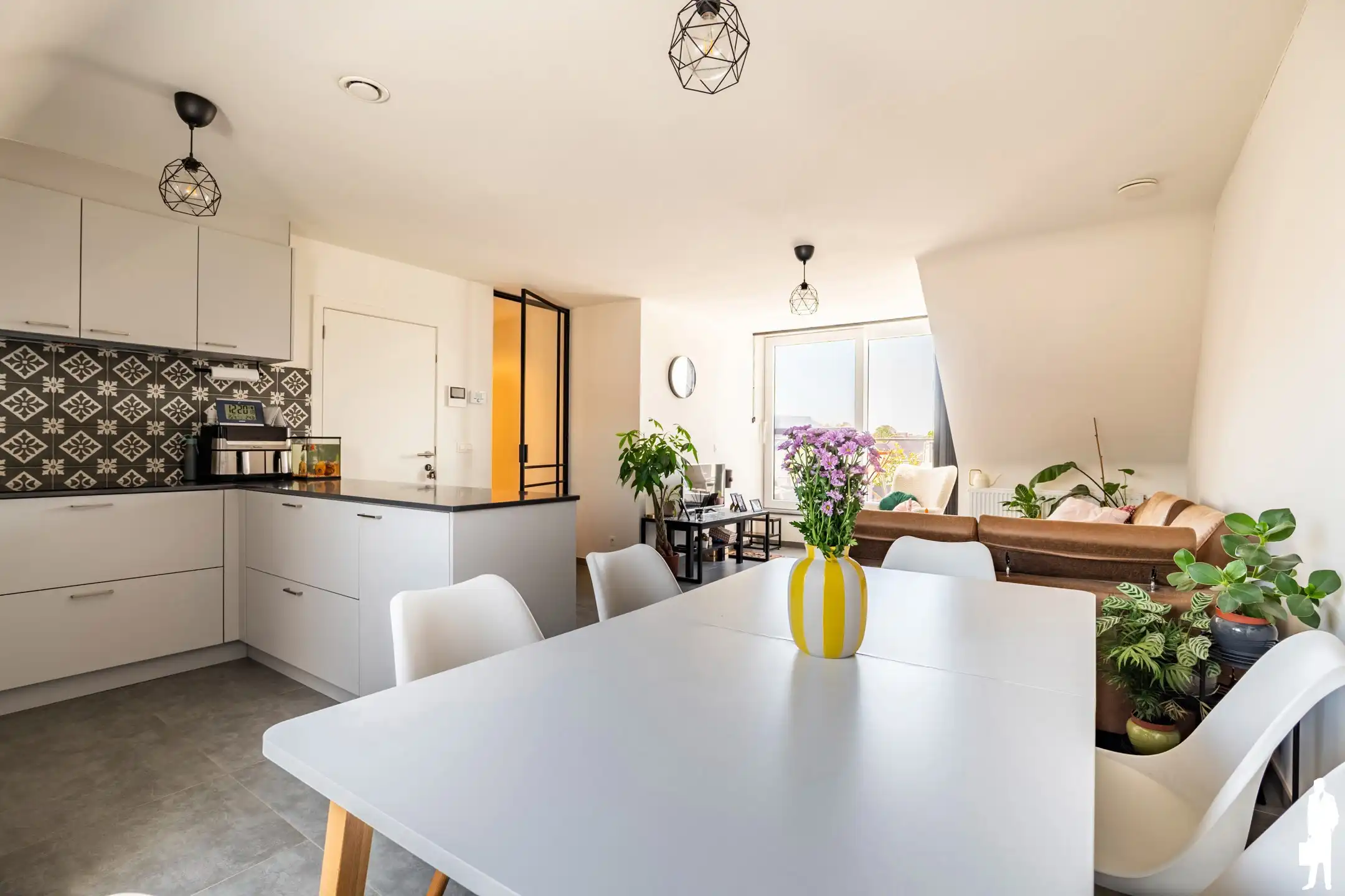Dakappartement met 2 slaapkamers en ruim terras foto 3