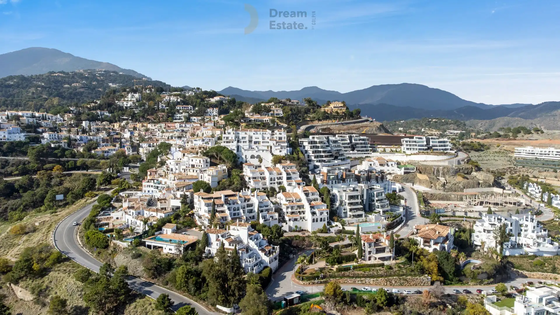 4 Slaapkamer duplex met adembenemende uitzichten te Las Colinas, Benahavís. foto 32