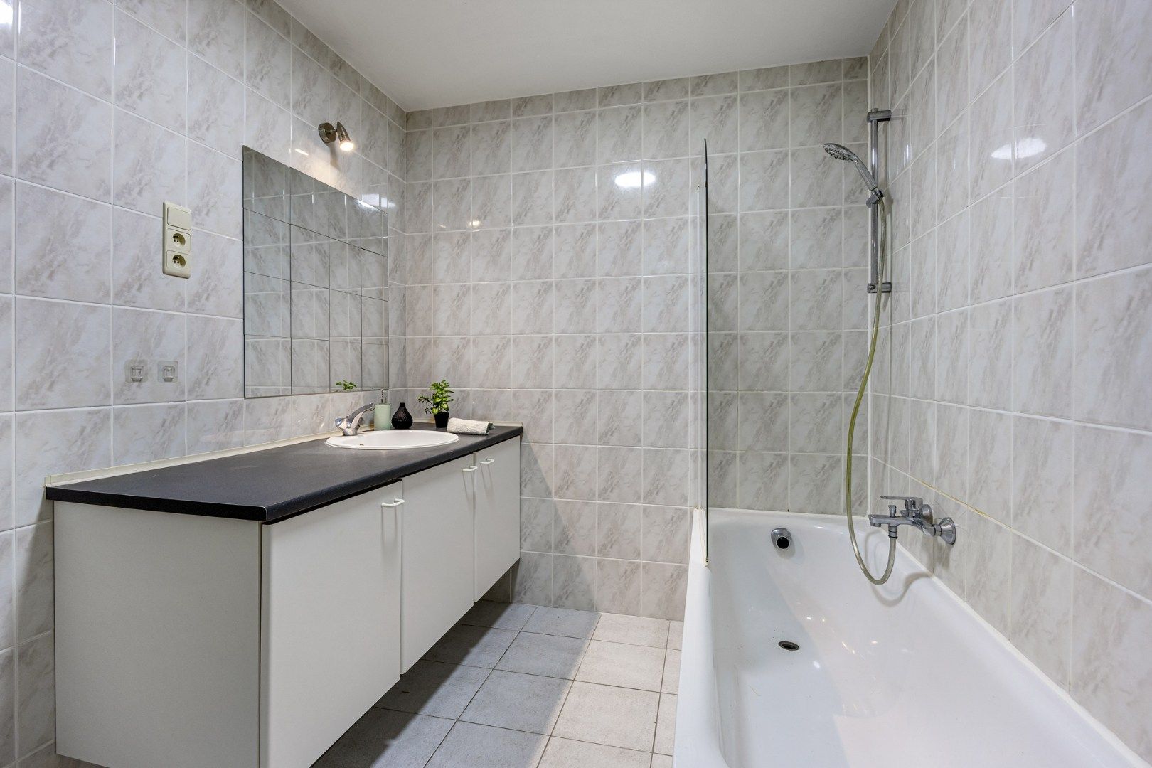 Uitstekend gelegen BETAALBAAR appartement te Lummen MET GARAGE foto 7