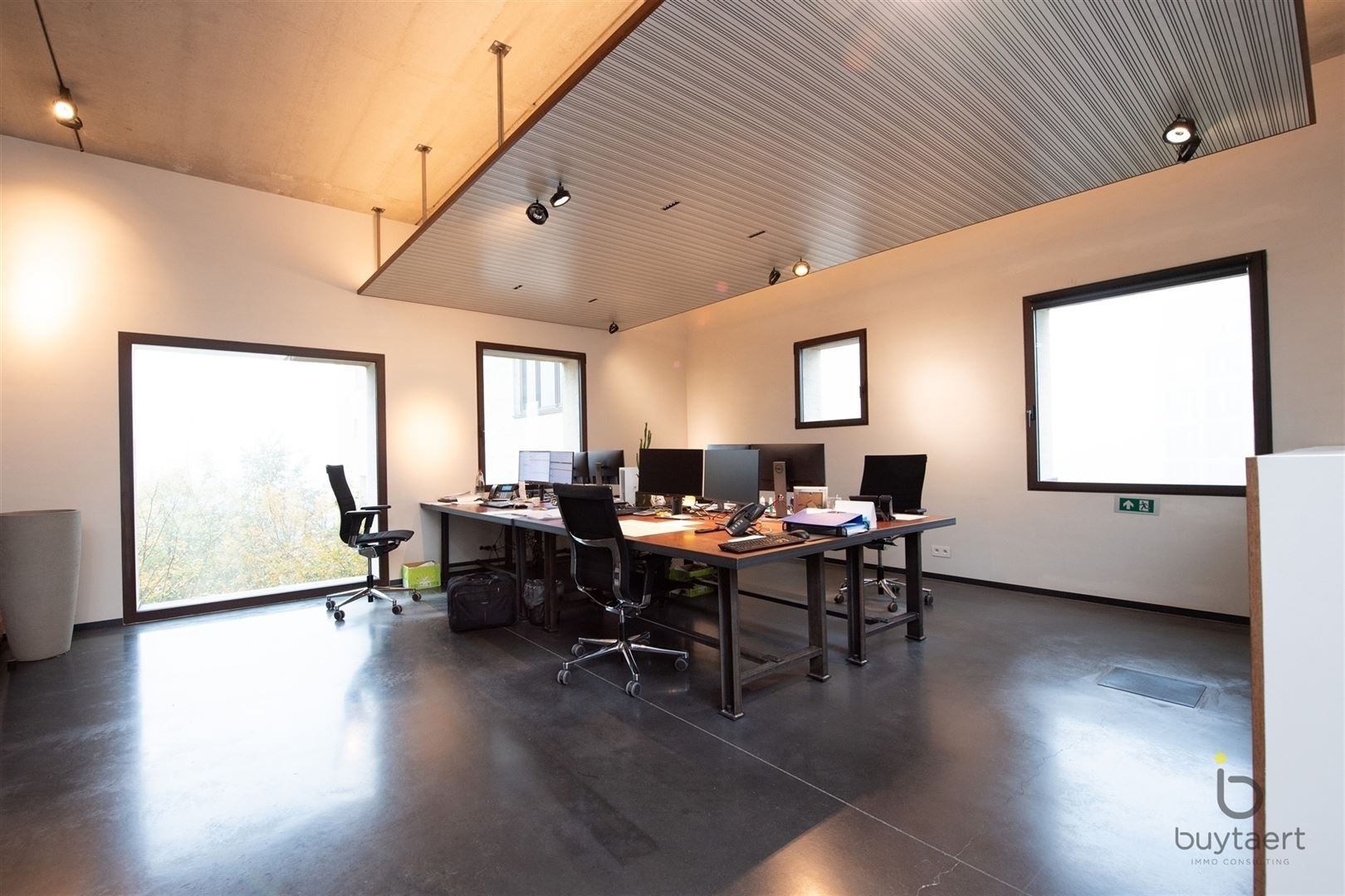 RUIM EN LICHTRIJK WONEN OP DE BOVENSTE VERDIEPING OP DE KANAALSITE VAN AXEL VERVOORDT foto 7