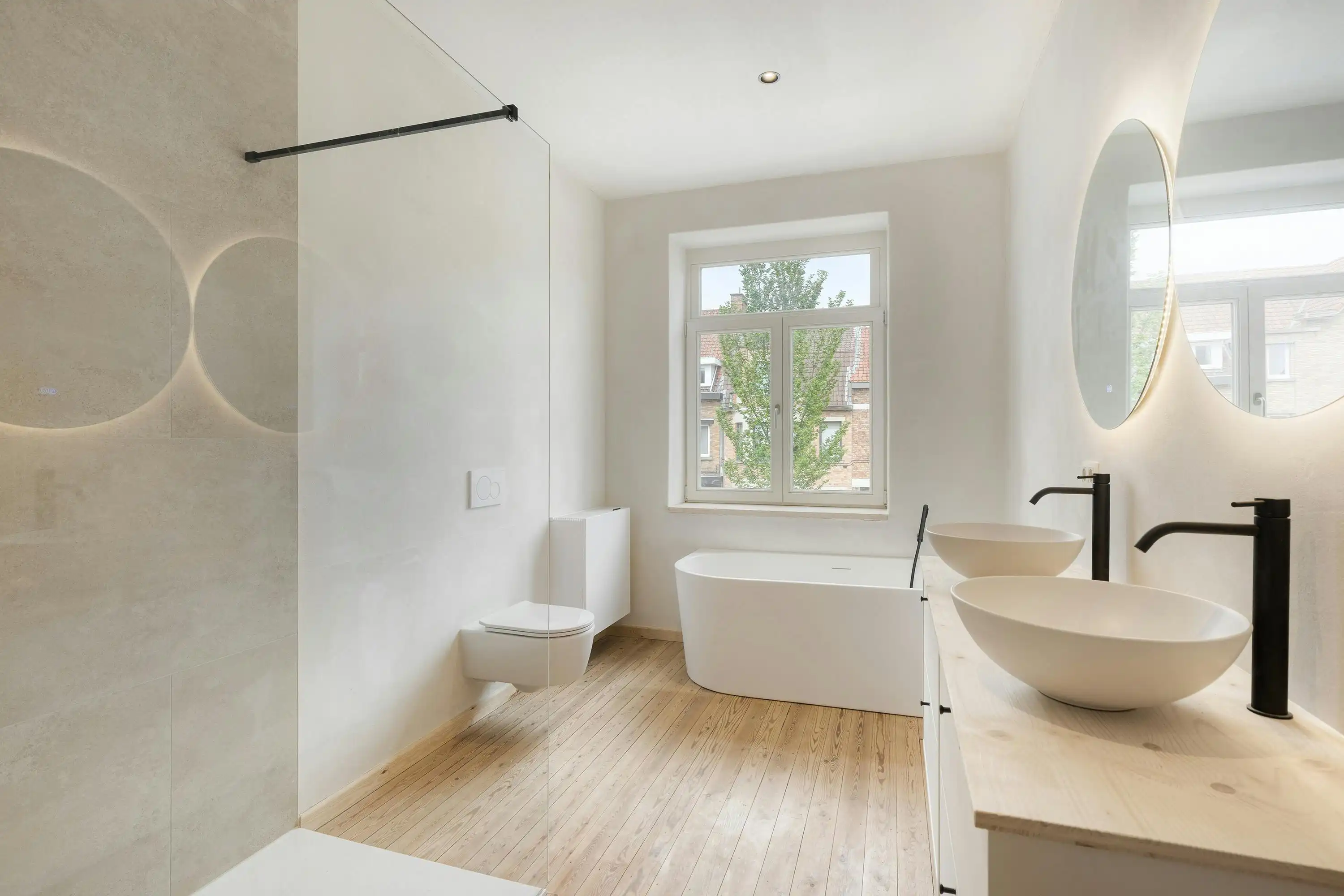 High-end gerenoveerd huis te koop in Brugge foto 9