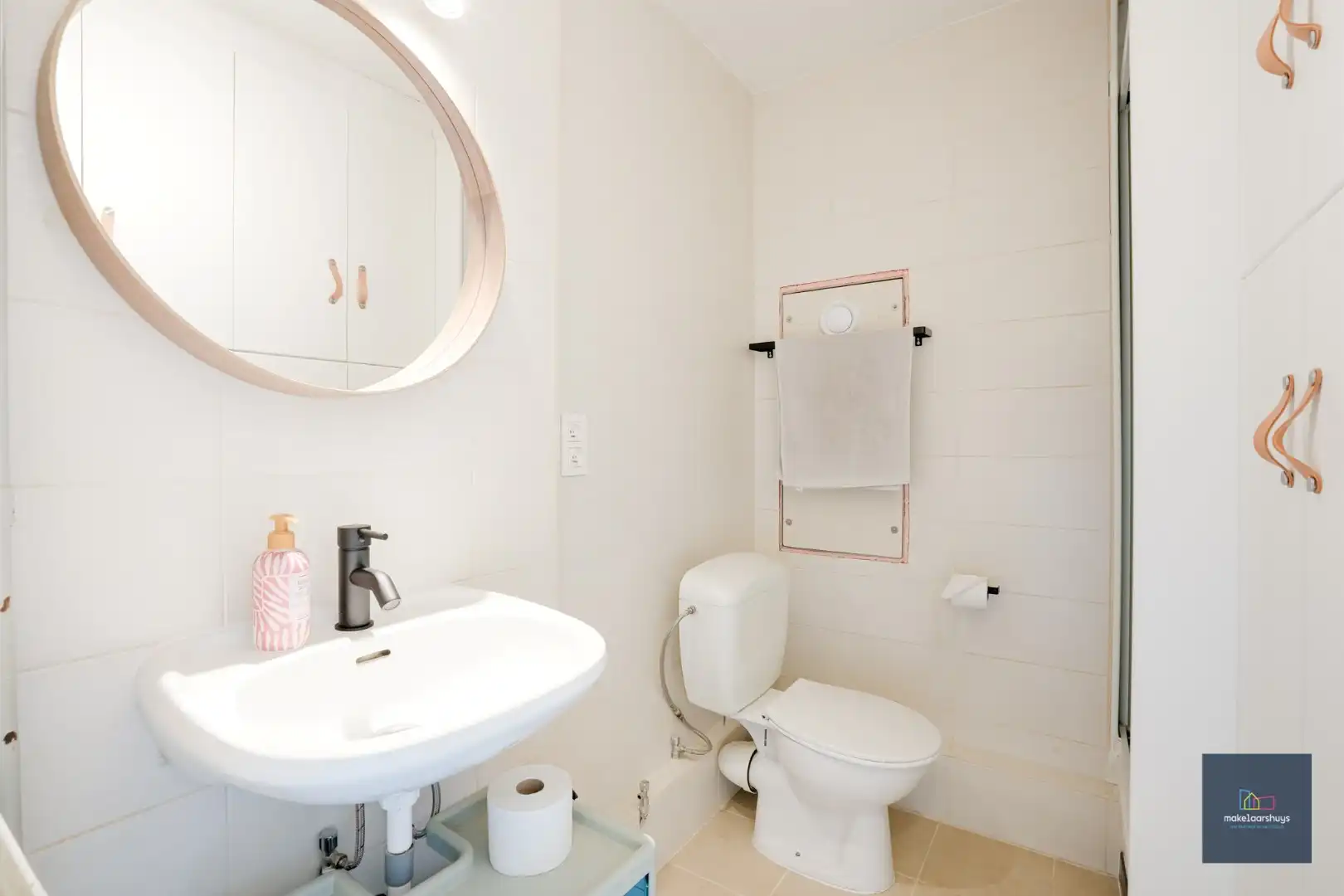 Topper ; instapklare studio met schitterend zicht  foto 9
