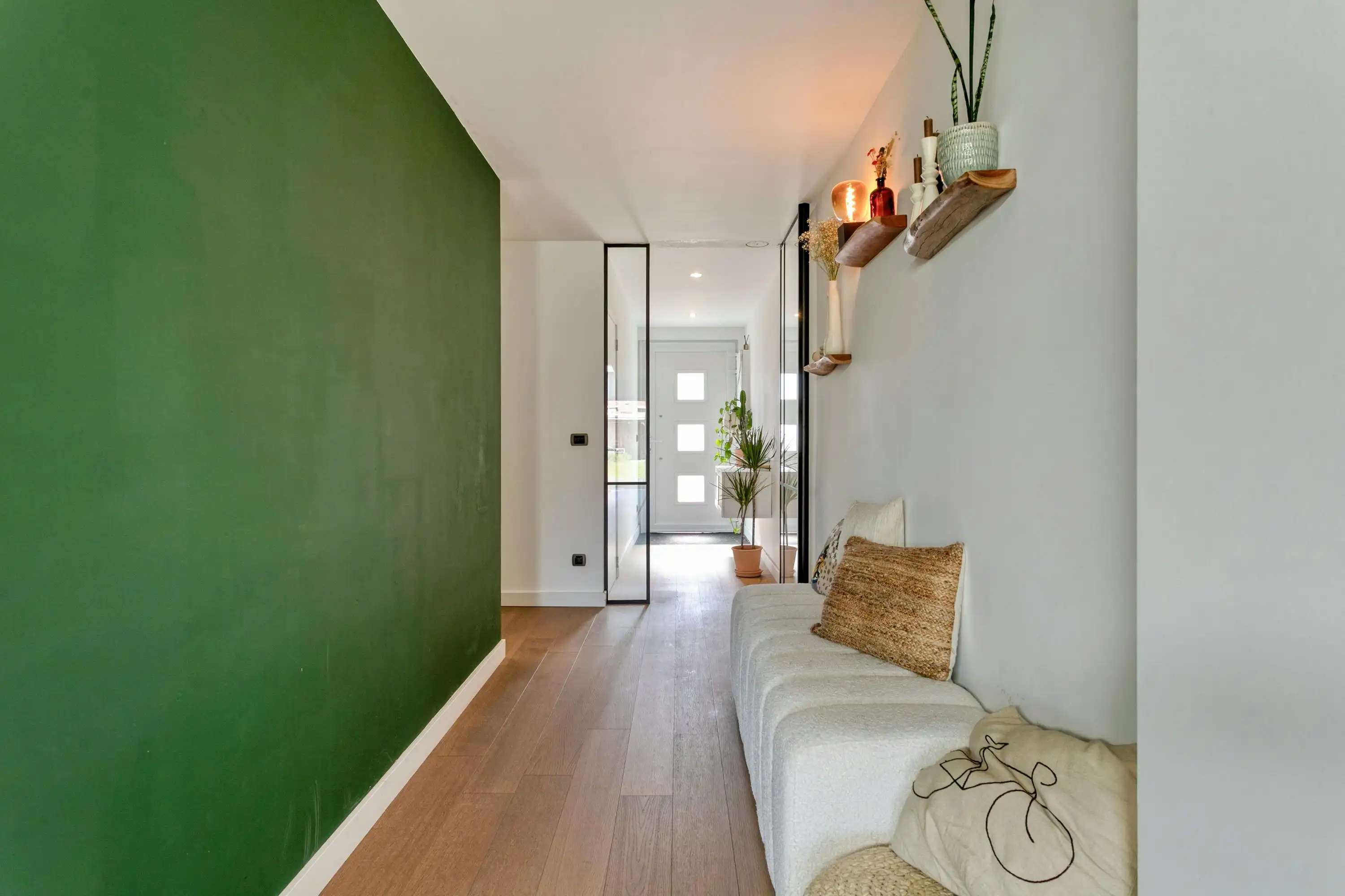 Volledig gerenoveerd huis te Waregem met aangename tuin foto 12